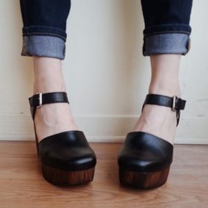BOC By Born Alyson Platform Wedge Clog Black